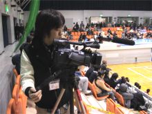 吉村大樹カメラマンはアイリスダイヤルの位置など全体的に大変操作しやすいカメラだと評価しました。